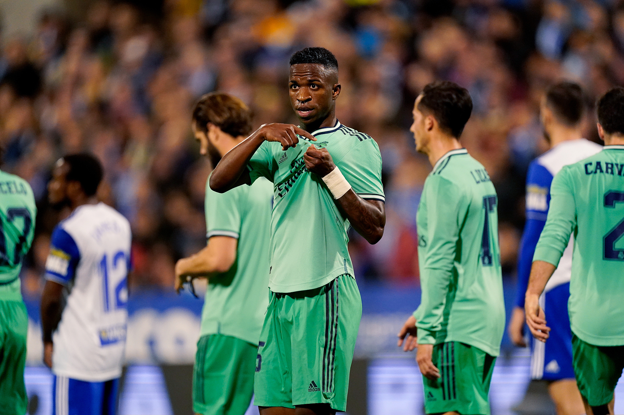 包含今晨国王杯焦点战；塞维利亚队长鼓劲；引发热议；阵容厚度经受考验的词条爱游戏手机版